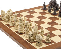 The Berkeley Chess Alice i Underlandet rödbrun och mahogny Schackset